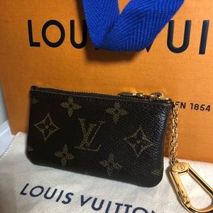 Louis Vuitton key pouch / cles